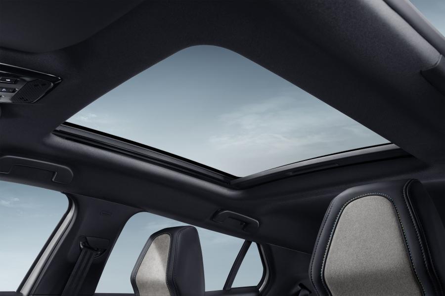 Детали интерьера Peugeot e-2008 2020 года  (CN) (фото 16 из 19)
